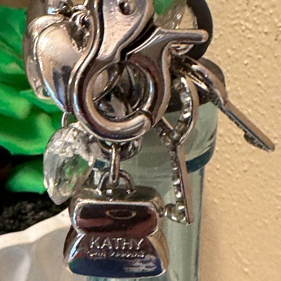 Kathy Van Zeeland Signature Bag/Heart/Keys Bag Charm Key Chain Silver Toned - Picture 8 of 14